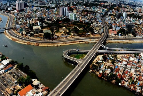 Xây thêm 2 nhánh cầu Nguyễn Văn Cừ để giảm kẹt xe