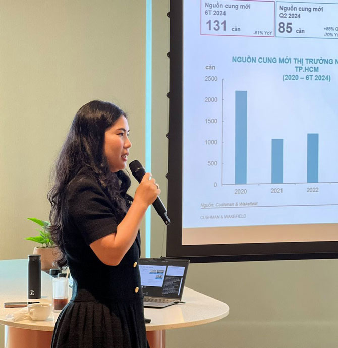 Theo bà Trang Bùi, Tổng giám đốc Cushman & Wakefield Vietnam, nguồn cung căn hộ Tp.HCM tiếp tục khan hiếm ít nhất là cuối năm nay, kéo theo nhu cầu và mặt bằng giá tăng lên.